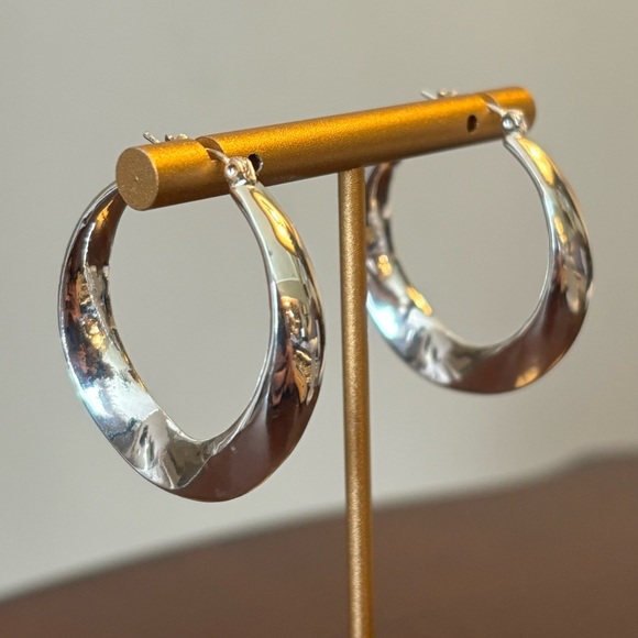 Sterling Wavy Hoop Earrings Size: 11/4" diameter 11.5 grams - Picture 1 of 6